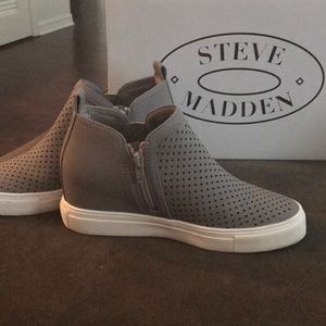 Steve Madden Clark hightop sneaker wedge